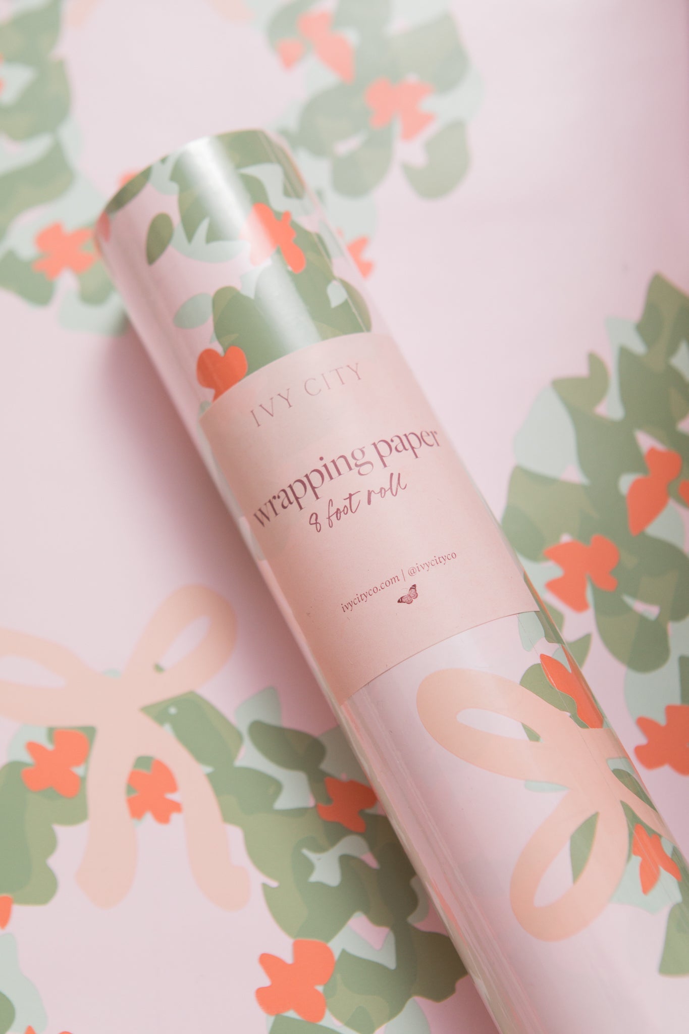 Wrapping Paper in Bianca Wreath Print